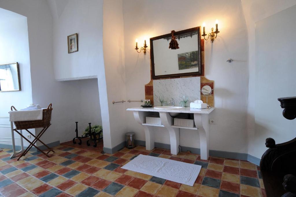 Chateau Royal De Saint-Saturnin Pokoj fotografie
